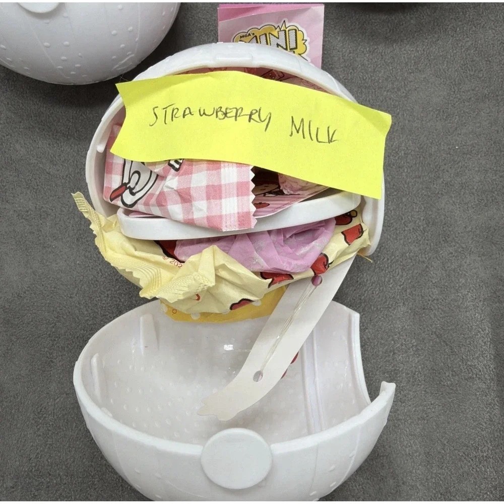 MGA Miniverse Make It Mini Food Hello Kitty Series 1 Strawberry Milk OPEN